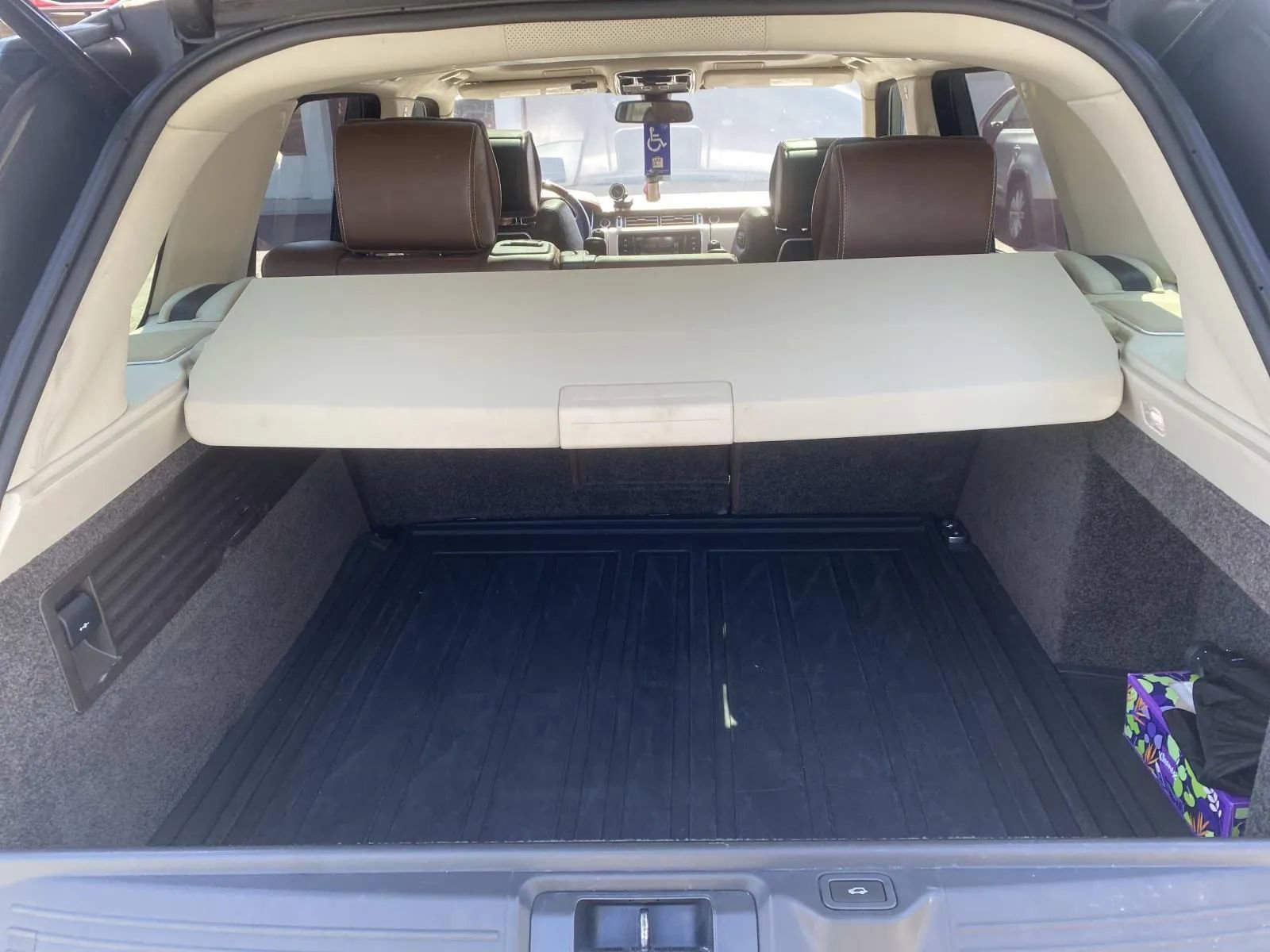 Used 2016 Land Rover Range Rover Autobiography image 9