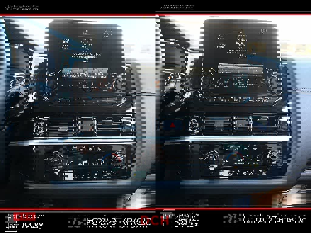 Used 2024 Nissan Pathfinder SL w/ SL Premium Package image 12