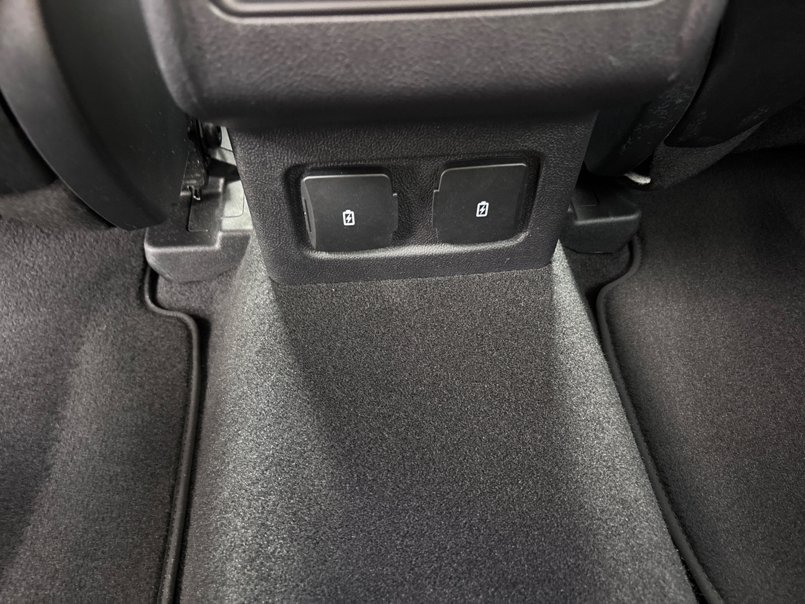 Used 2024 Lincoln Corsair AWD w/ Equipment Group 101A image 31