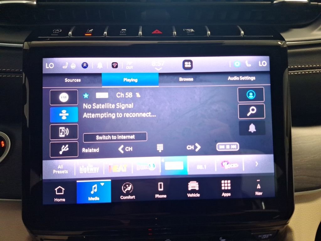 New 2025 Jeep Grand Cherokee Limited w/ Black Appearance Package image 13