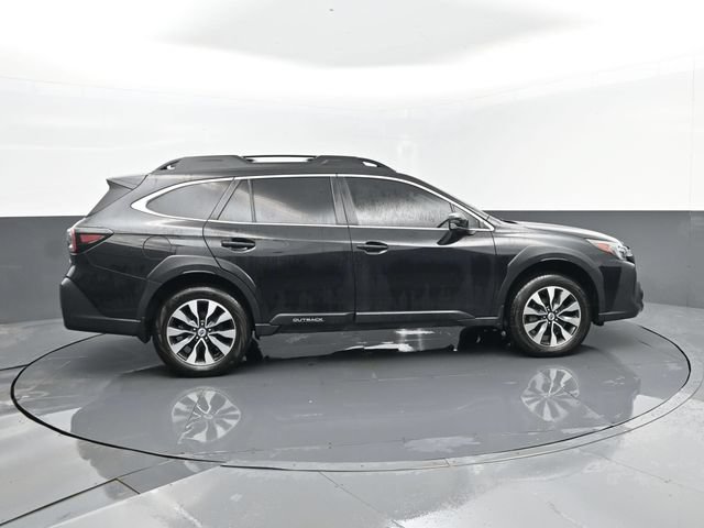 Used 2025 Subaru Outback Limited AWD/4WD image 4