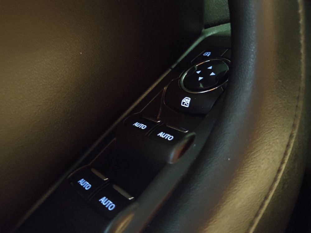 Used 2014 Lincoln MKS FWD image 27