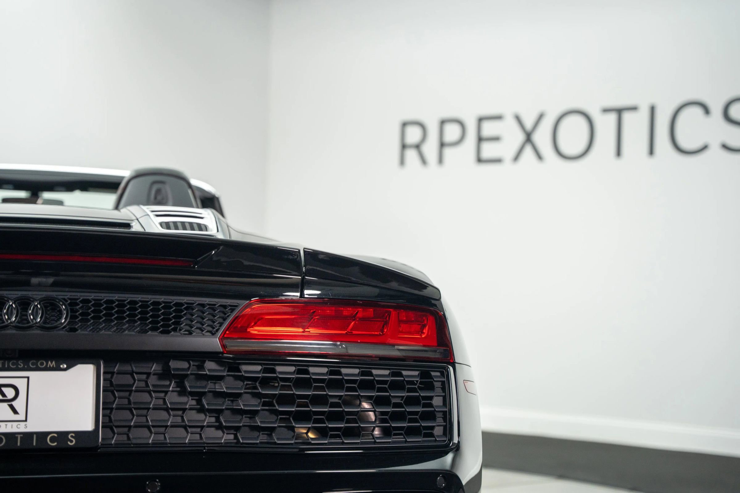 Used 2021 Audi R8 V10 w/ Premium Package image 20