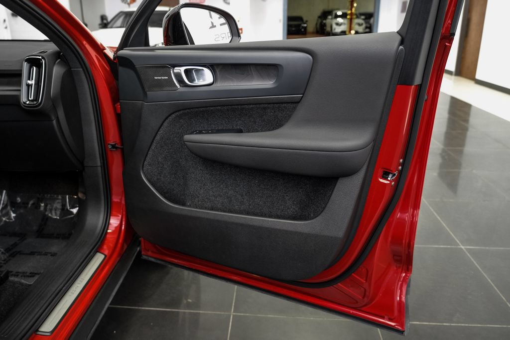 Used 2023 Volvo C40 P8 Recharge Ultimate w/ Protection Package Premier AWD/4WD image 41