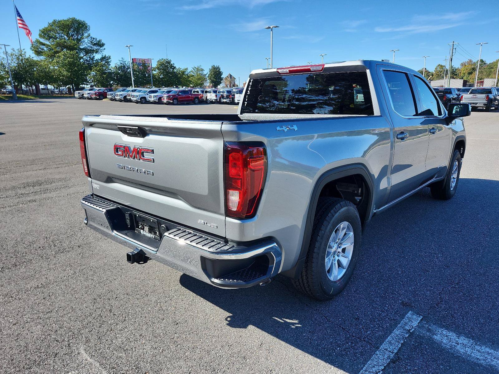 New 2026 GMC Sierra 1500 SLE AWD/4WD image 3