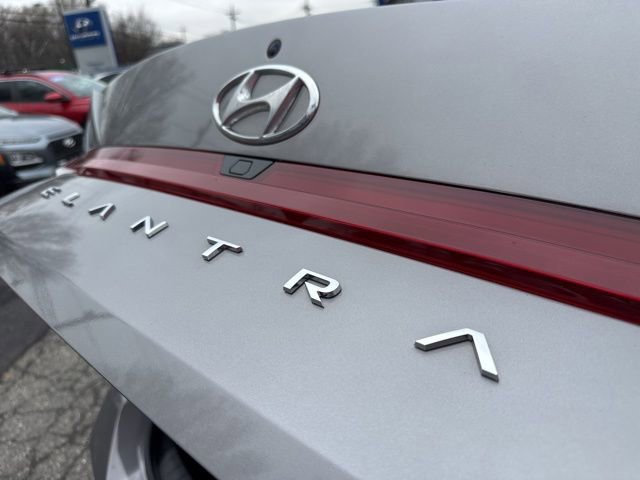 Used 2023 Hyundai Elantra SEL image 11