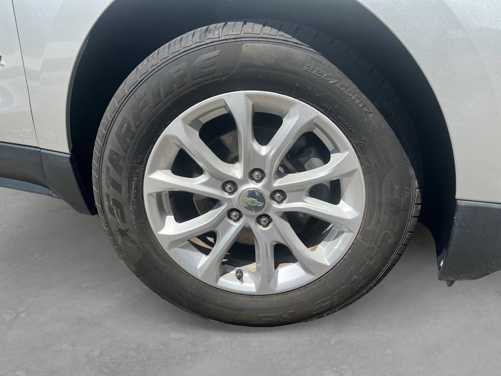 Used 2020 Chevrolet Equinox LS w/ LS Convenience Package FWD image 9