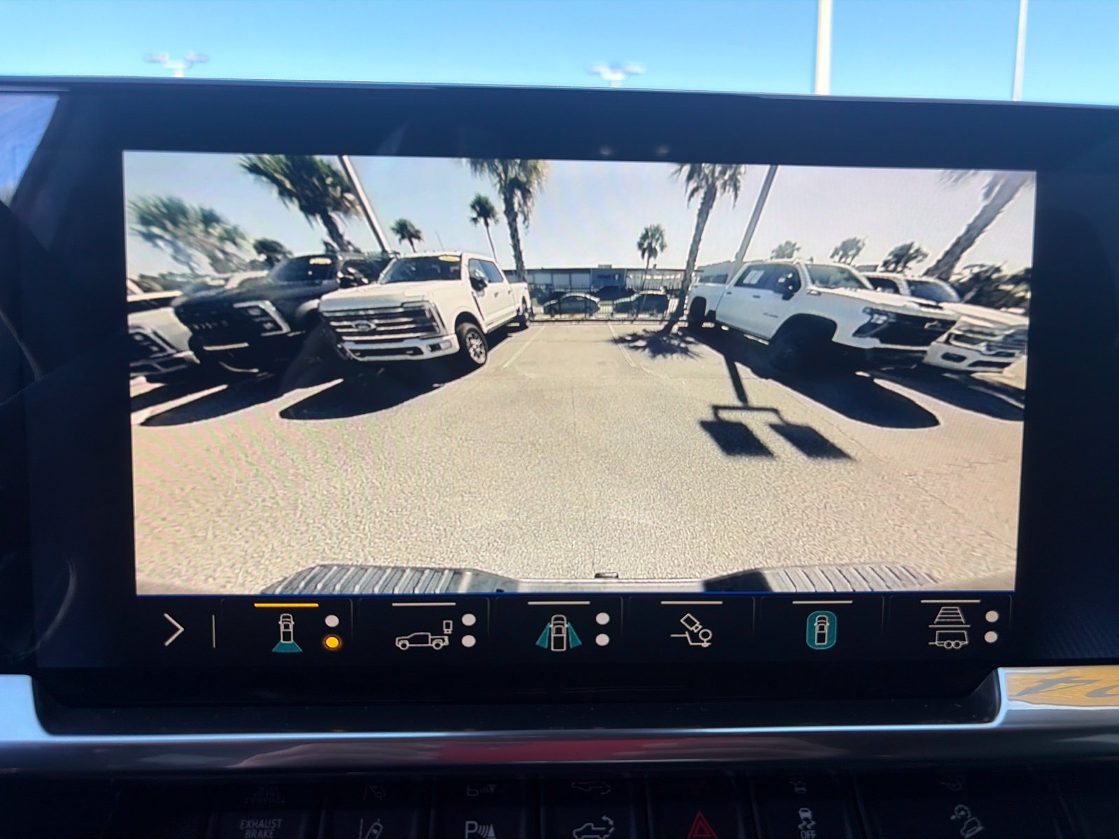 Used 2024 Chevrolet Silverado 2500 LTZ w/ LTZ Convenience Package AWD/4WD image 30