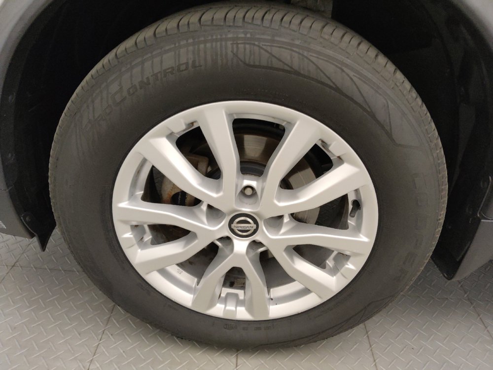 Used 2017 Nissan Rogue SV AWD/4WD image 31