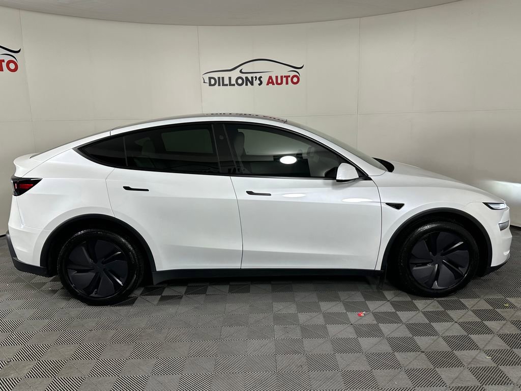 Used 2026 Tesla Model Y AWD image 13