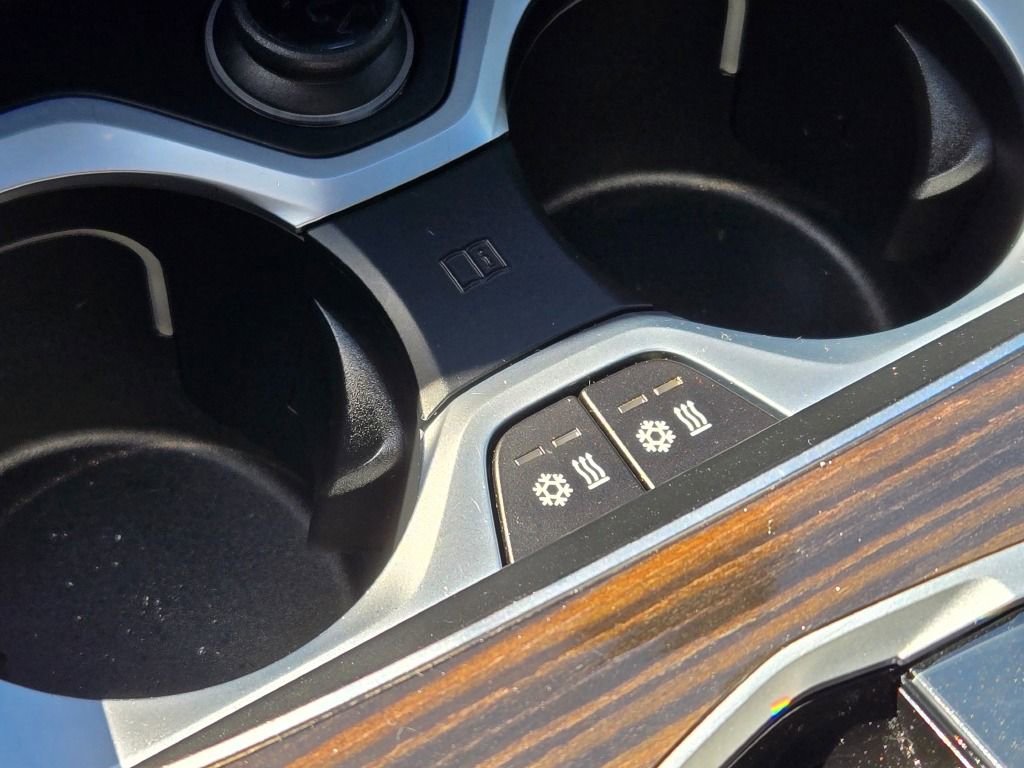 Used 2024 BMW X7 M60i w/ Executive Package AWD/4WD image 43
