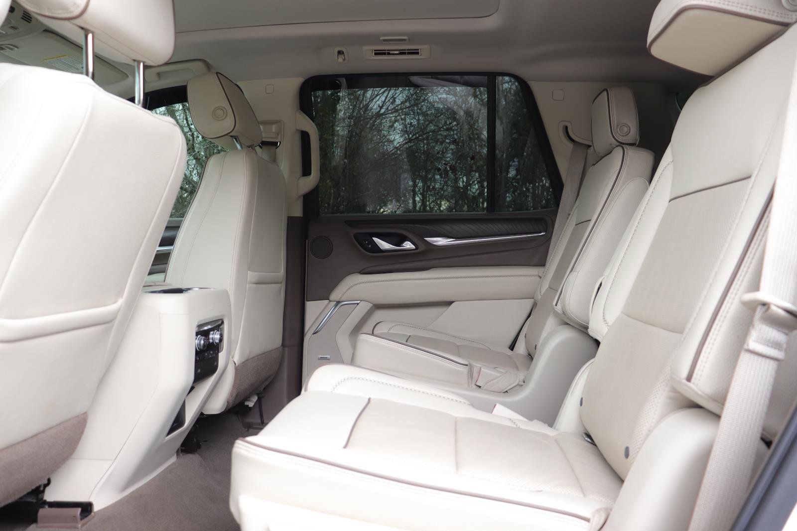 Used 2021 GMC Yukon Denali w/ Denali Premium Package image 13