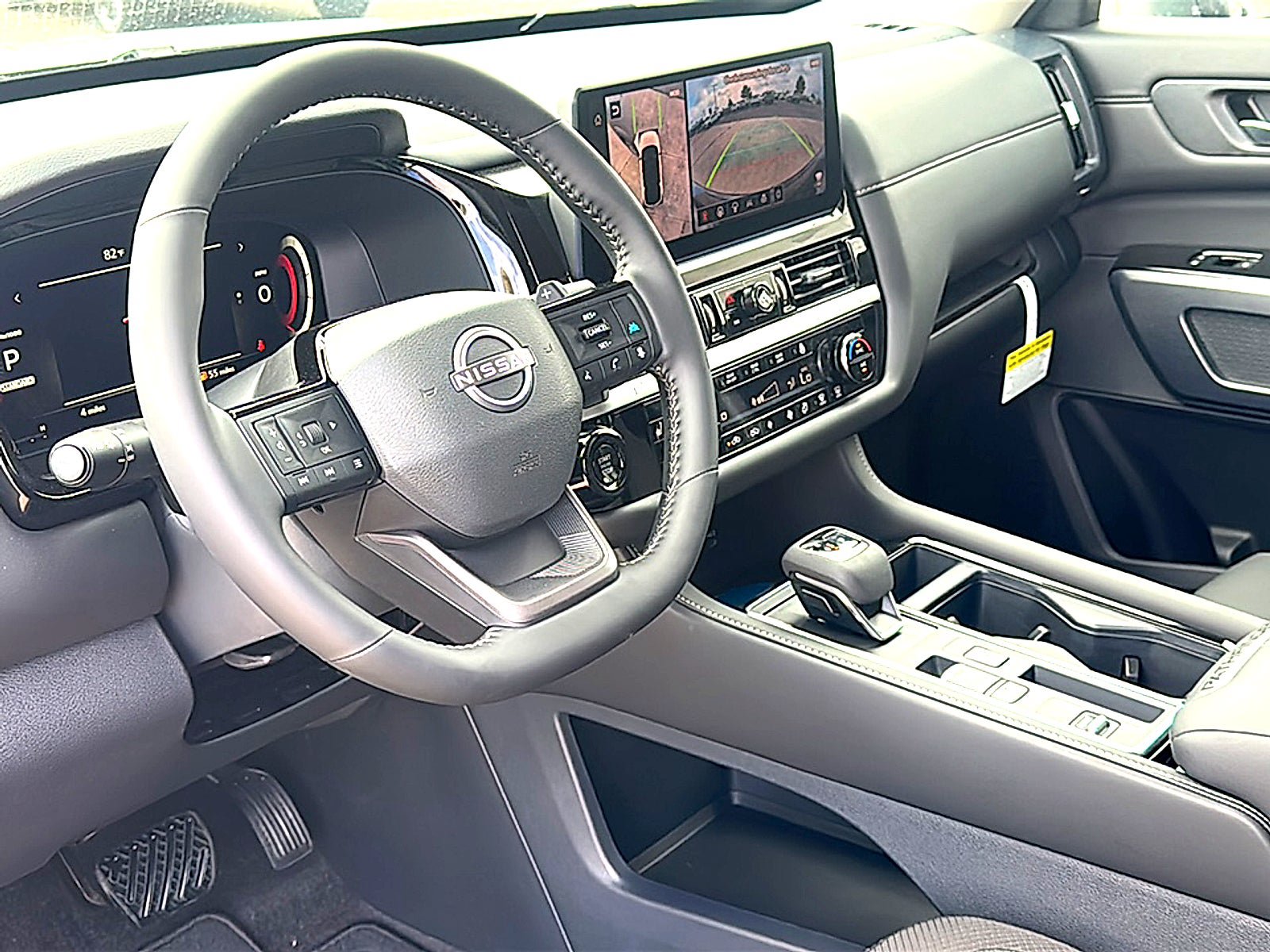 New 2026 Nissan Pathfinder SL FWD image 9
