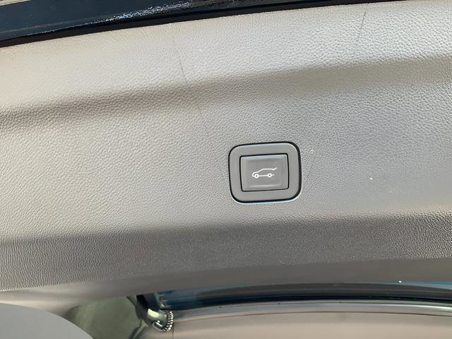 Certified 2025 GMC Yukon XL Elevation image 18