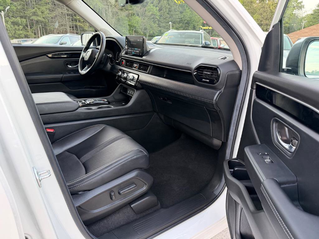 Used 2025 Honda Pilot Touring image 22