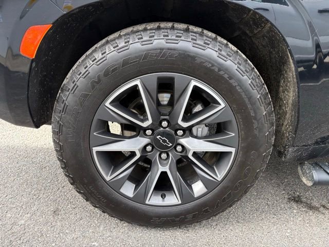 Used 2021 Chevrolet Suburban Z71 w/ Z71 Off-Road Package image 13