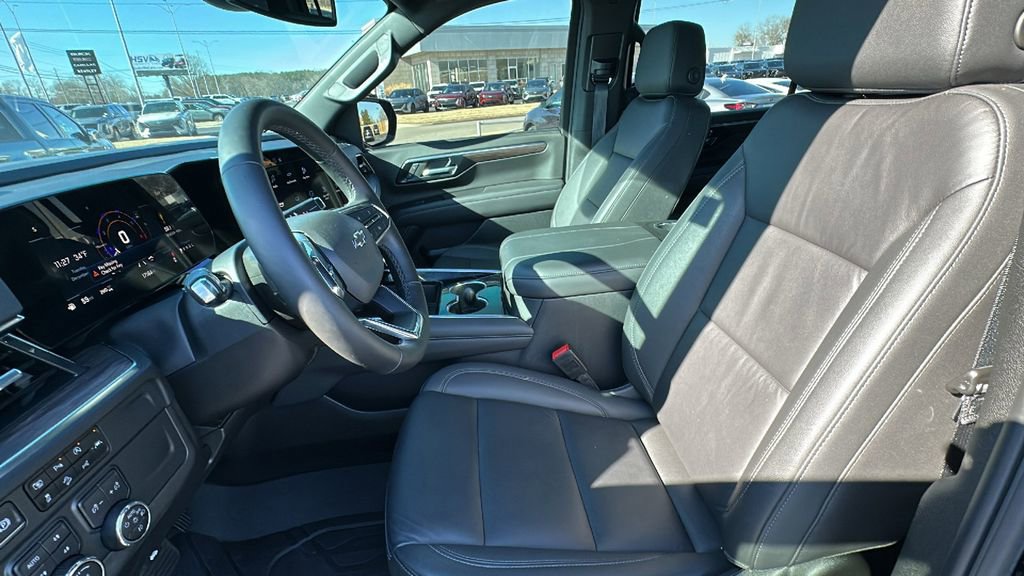Certified 2025 Chevrolet Suburban Z71 w/ Comfort Package image 9