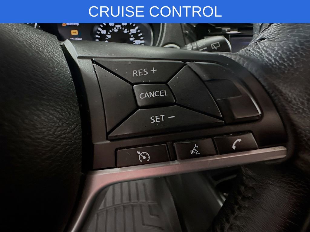 Used 2018 Nissan Rogue SV image 35