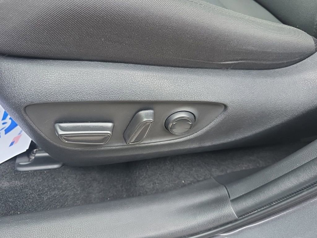 Used 2024 Toyota RAV4 XLE image 21