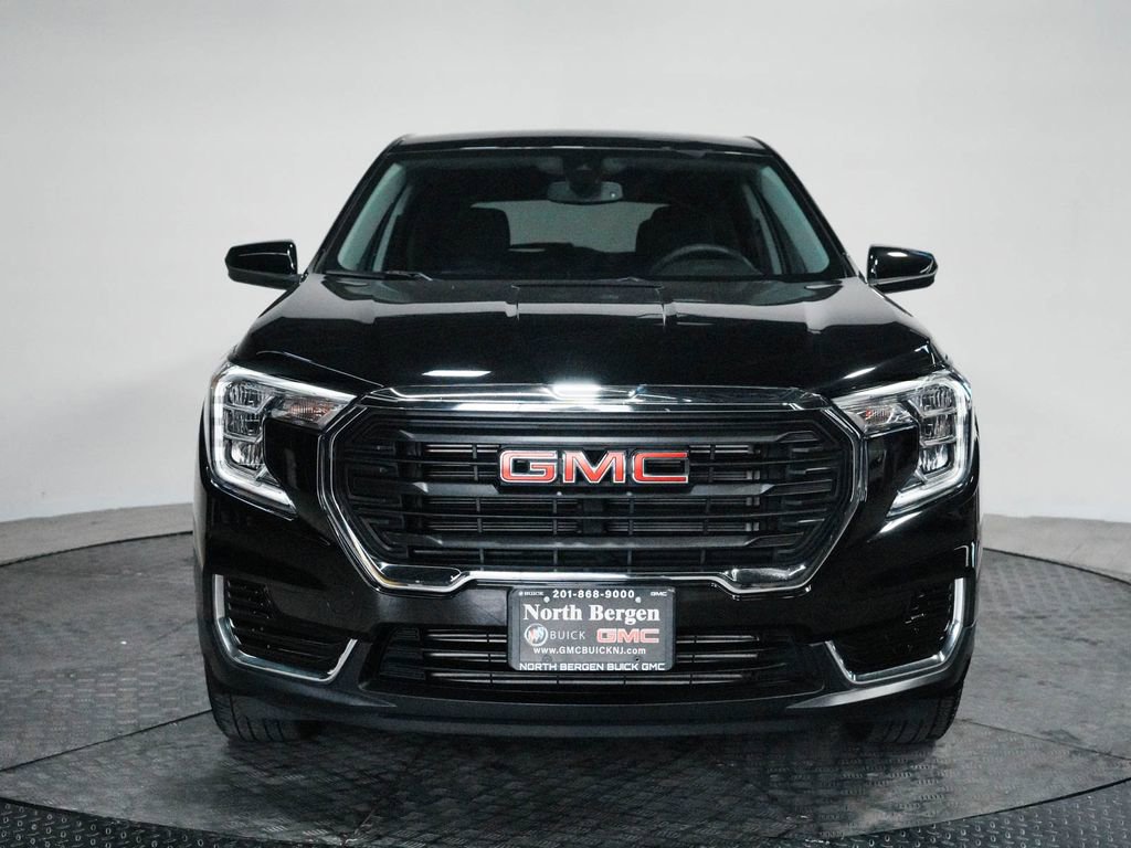 Used 2024 GMC Terrain SLE w/ LPO, Floor Liner Package AWD/4WD image 2