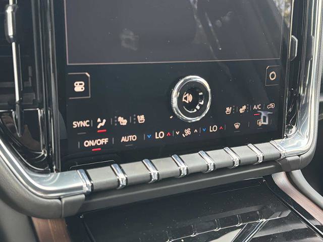 New 2026 GMC Yukon Denali w/ Denali Reserve Package image 9