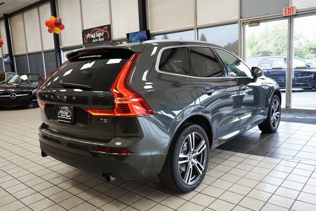 Used 2019 Volvo XC60 T5 Momentum w/ Multimedia Package image 18