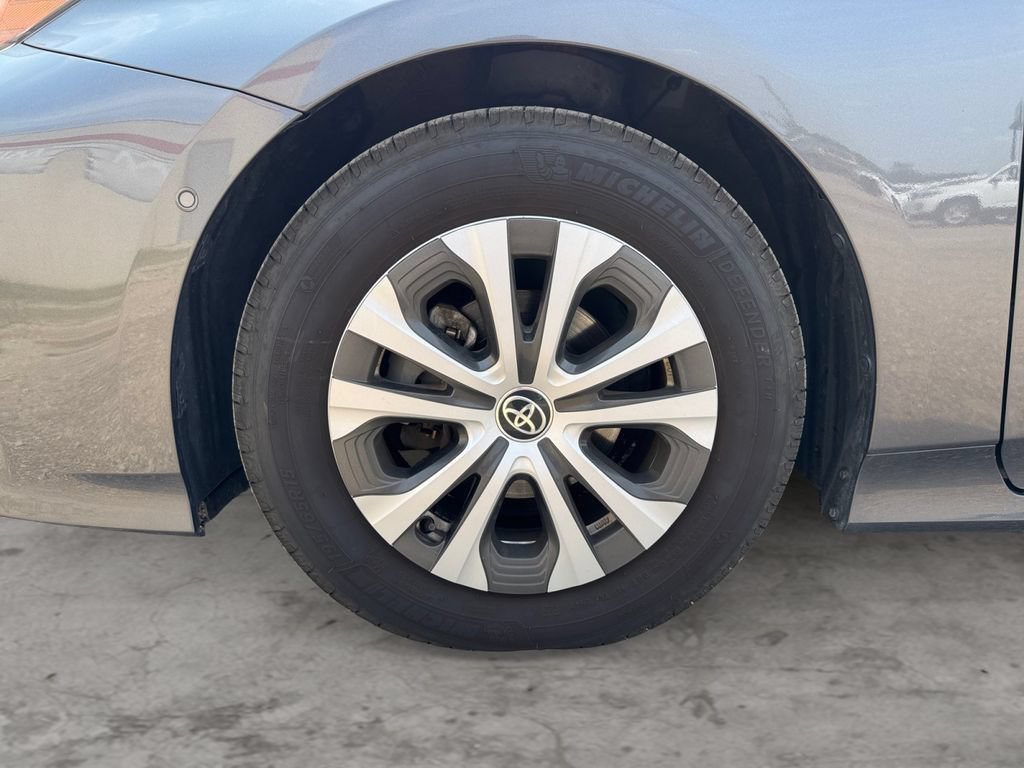 Used 2022 Toyota Prius XLE w/ Advanced Technology Package AWD/4WD image 9