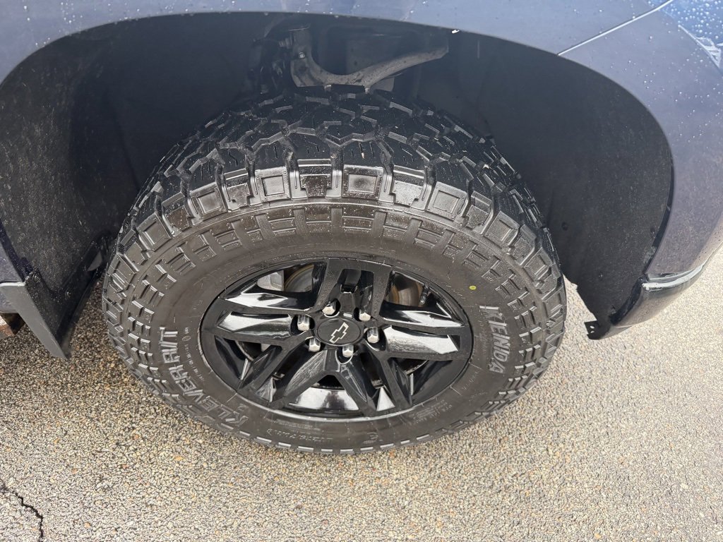 Used 2020 Chevrolet Silverado 1500 LT Trail Boss image 9