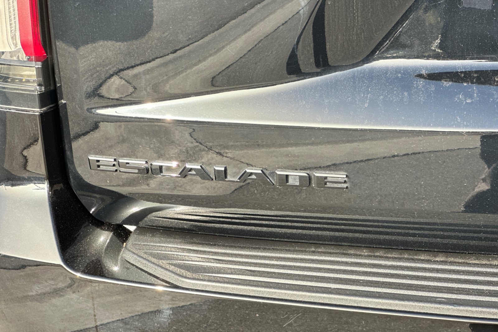 Certified 2022 Cadillac Escalade Sport w/ LPO, ONYX Package image 39