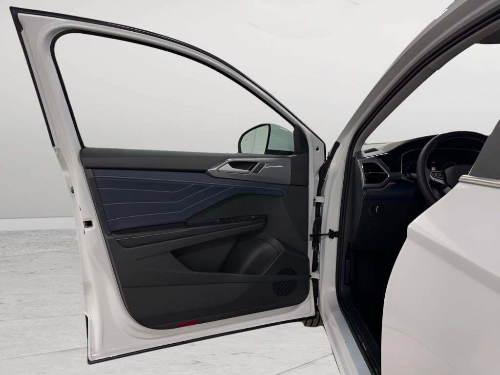 New 2026 Volkswagen Taos SEL AWD/4WD image 18