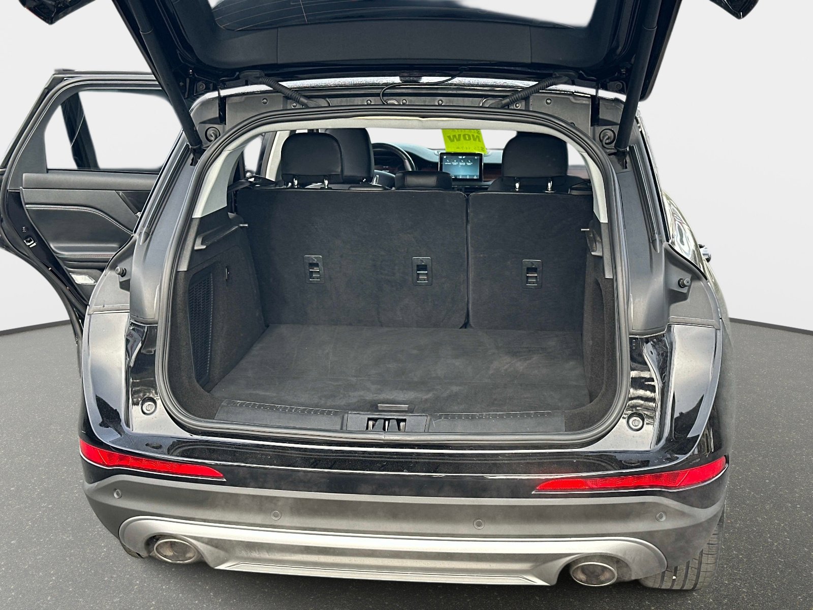 Used 2022 Lincoln Corsair Reserve w/ Equipment Group 201A image 11