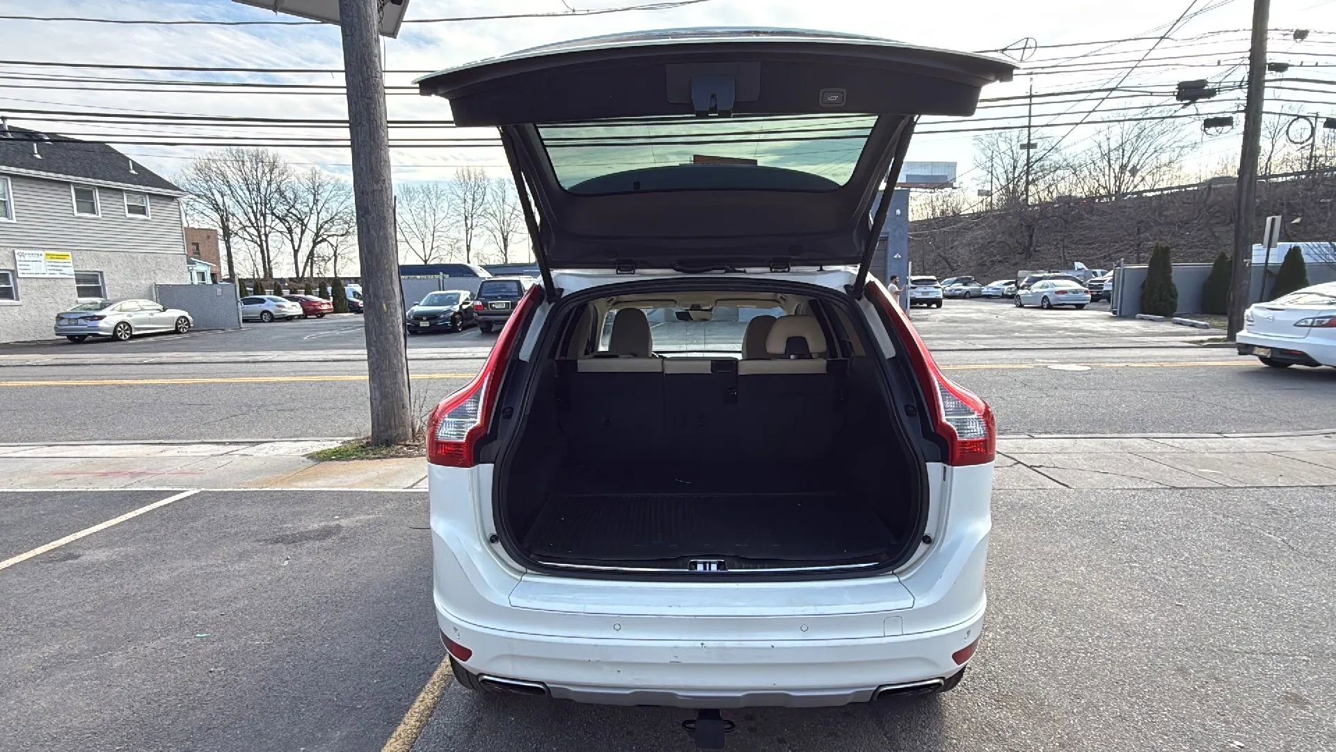 Used 2017 Volvo XC60 T6 Inscription w/ Preferred Option Package AWD/4WD image 26