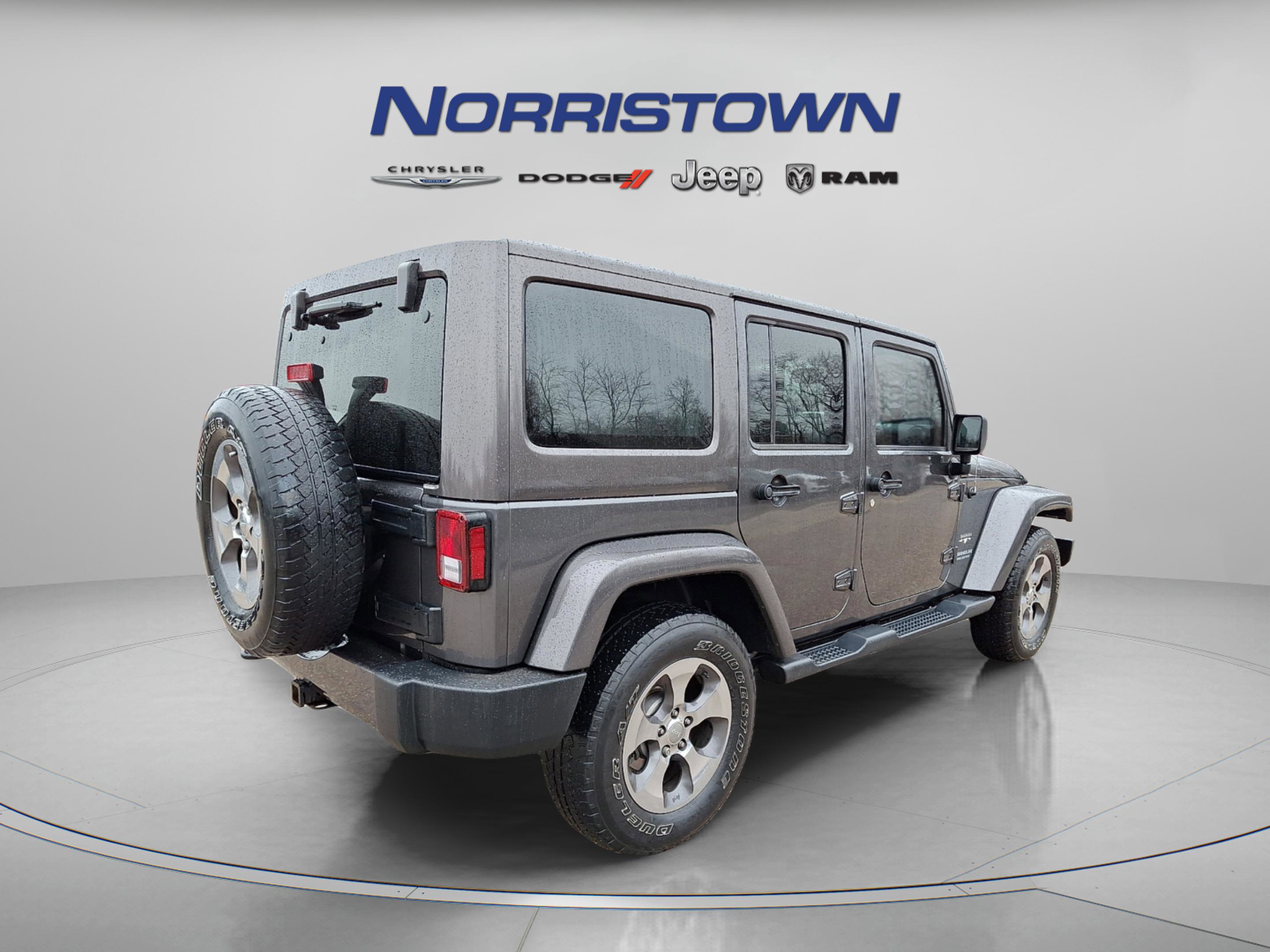 Certified 2017 Jeep Wrangler Unlimited Sahara w/ Connectivity Group image 6