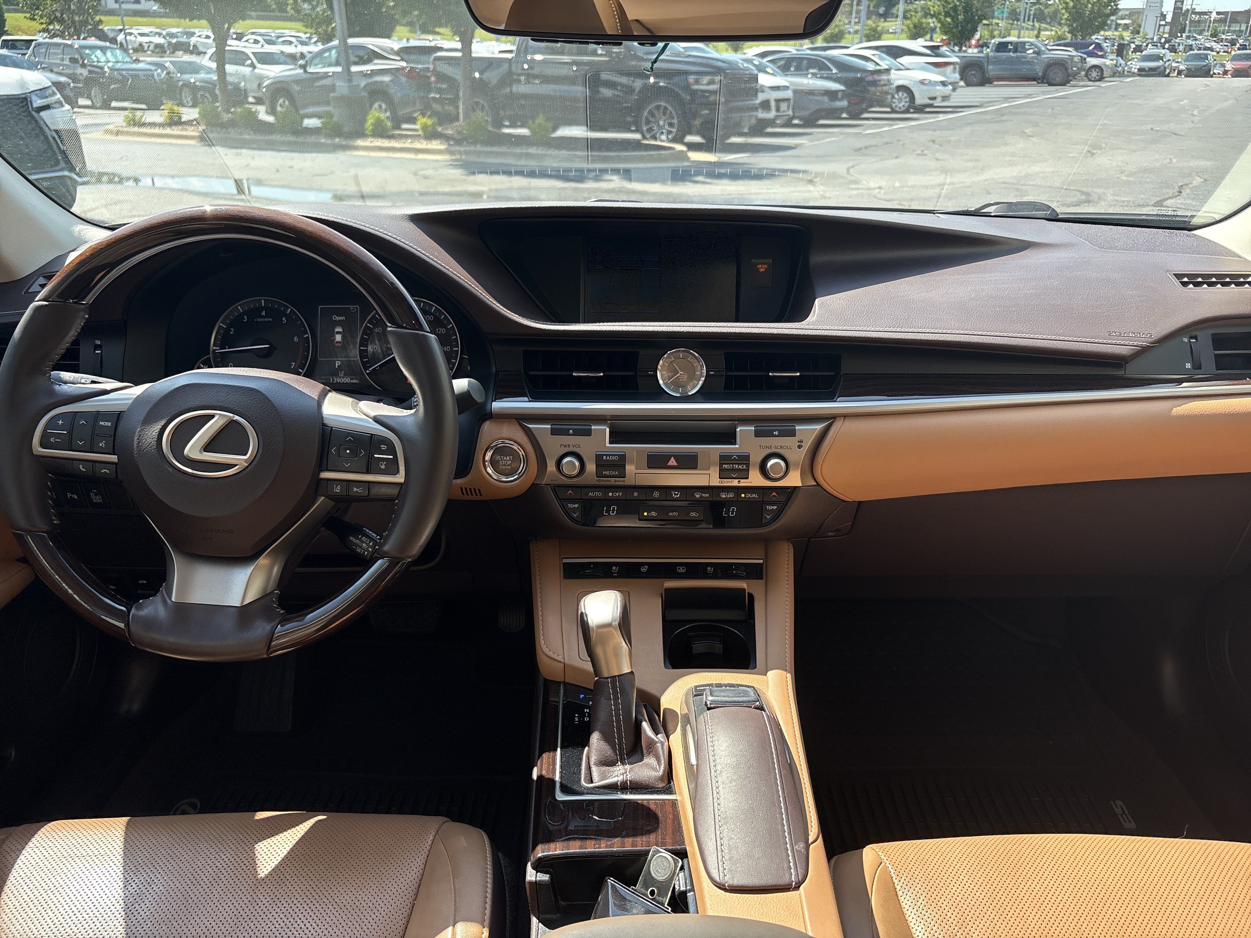Used 2016 Lexus ES 350 w/ Luxury Package w/Wood Trim FWD image 29