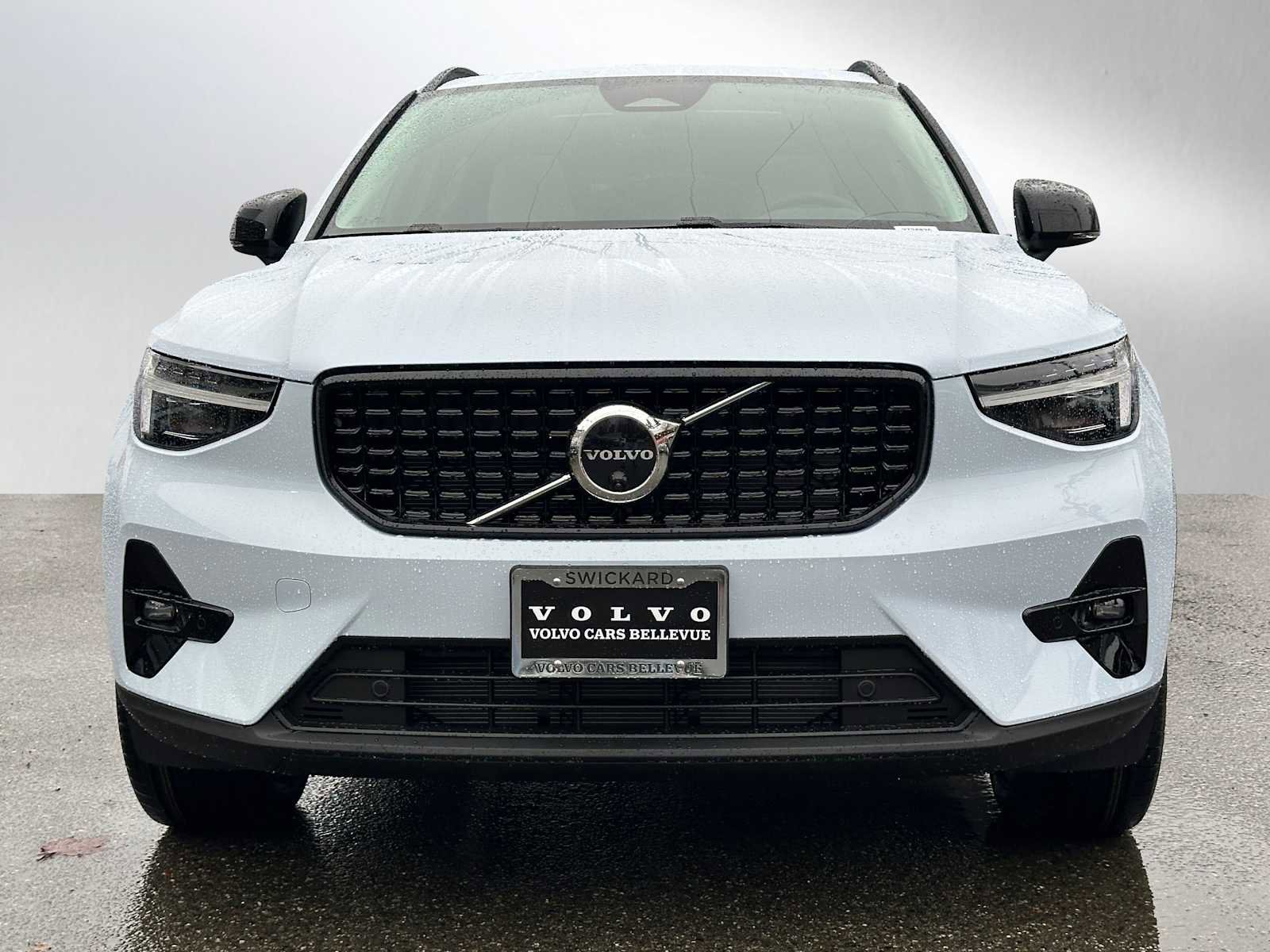 New 2026 Volvo XC40 B5 Plus w/ Protection Package Premier image 8