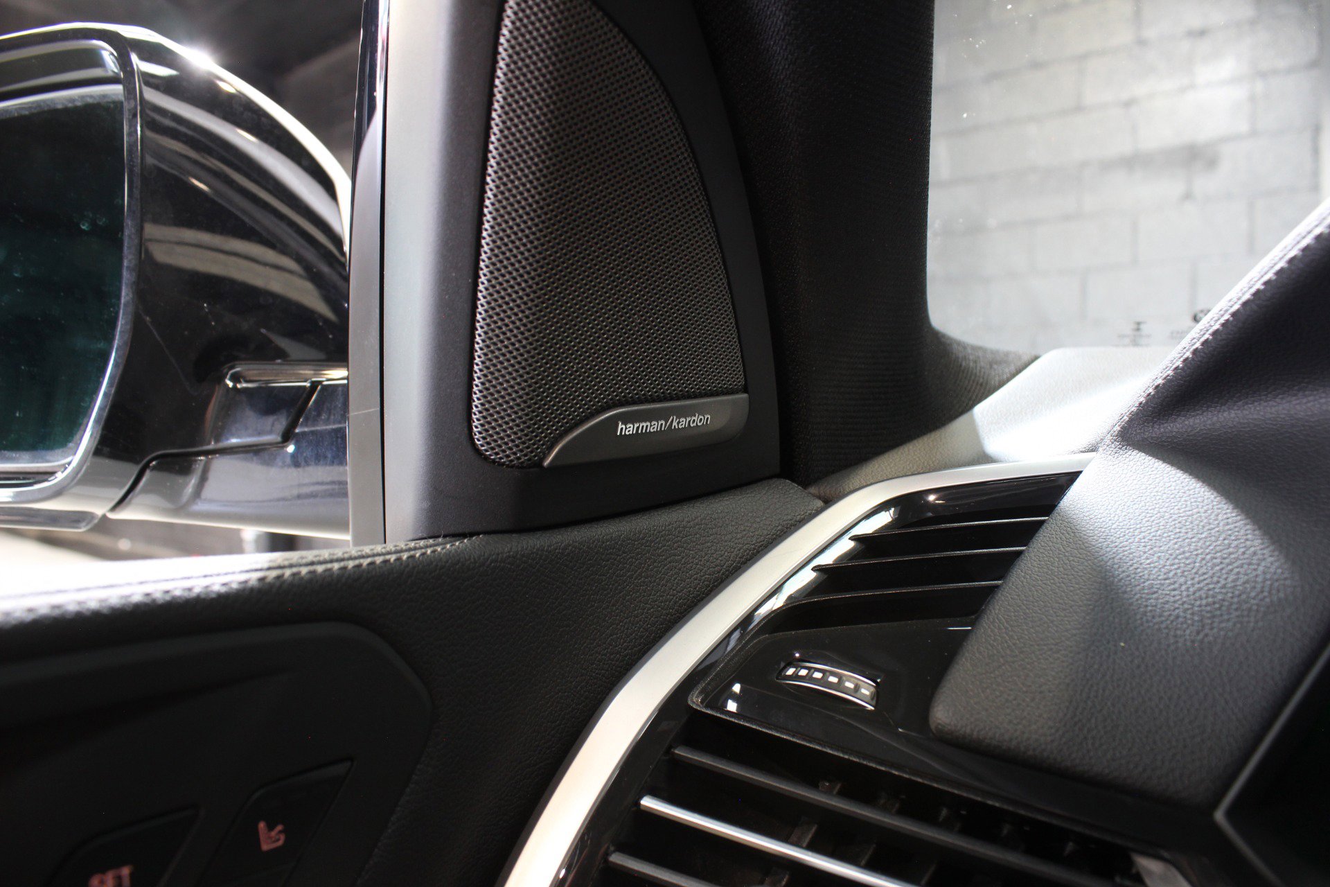 Used 2021 BMW X5 sDrive40i w/ M Sport Package image 19