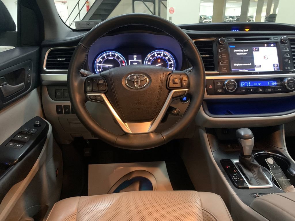 Used 2015 Toyota Highlander Limited Platinum image 17