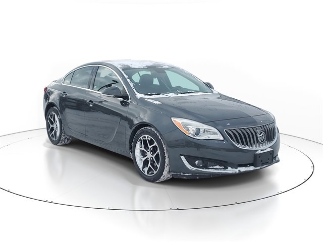 Used 2017 Buick Regal Sport Touring image 2