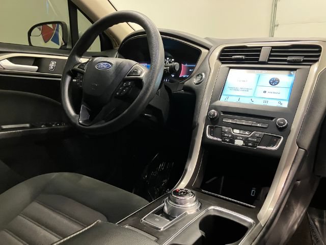 Used 2018 Ford Fusion SE w/ Fusion SE Technology Package FWD image 31