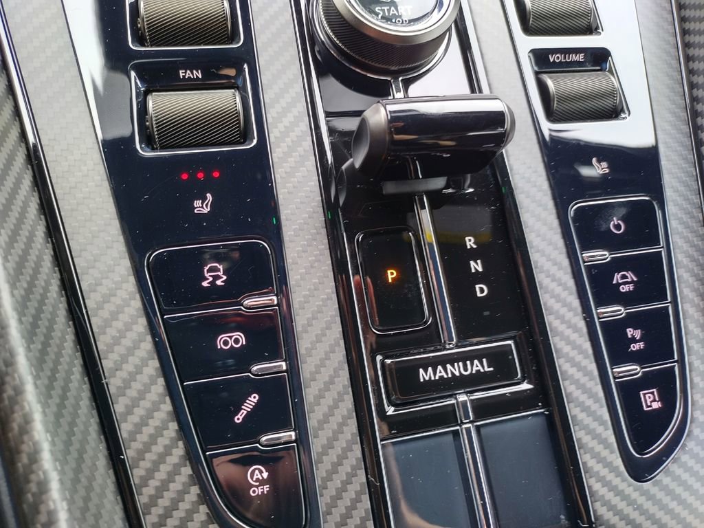 Used 2024 Aston Martin DB12 Coupe image 16