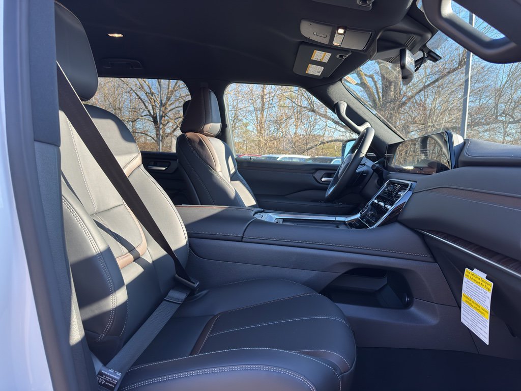 New 2026 Nissan Armada SL w/ Captain's Chari Seat Package image 16