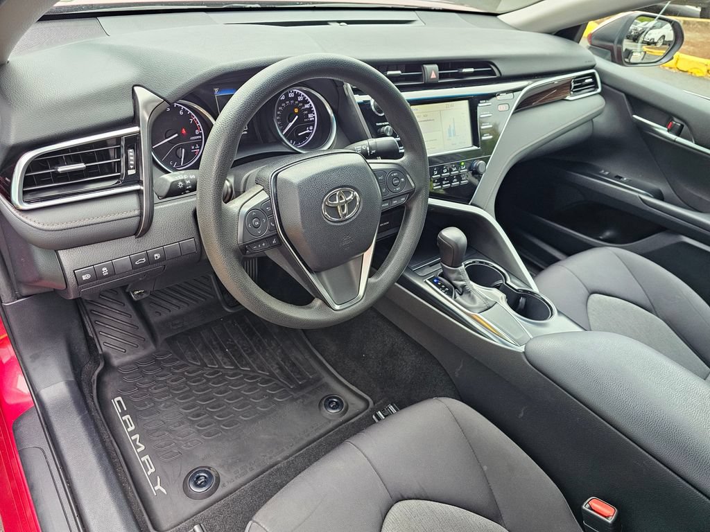 Used 2018 Toyota Camry LE FWD image 19