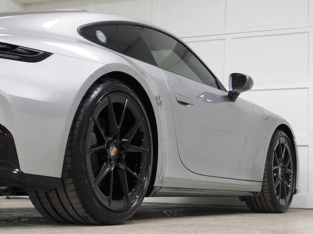 Used 2025 Porsche 911 Carrera T image 91