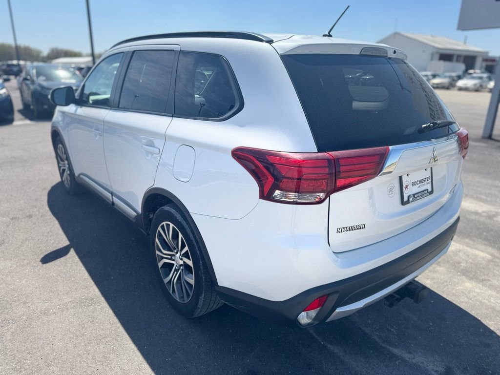 Used 2016 Mitsubishi Outlander ES AWD/4WD image 40