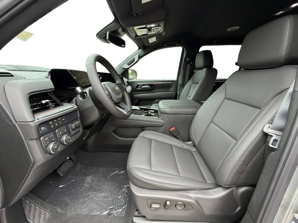 New 2026 Chevrolet Suburban LT w/ Comfort Package AWD/4WD image 9