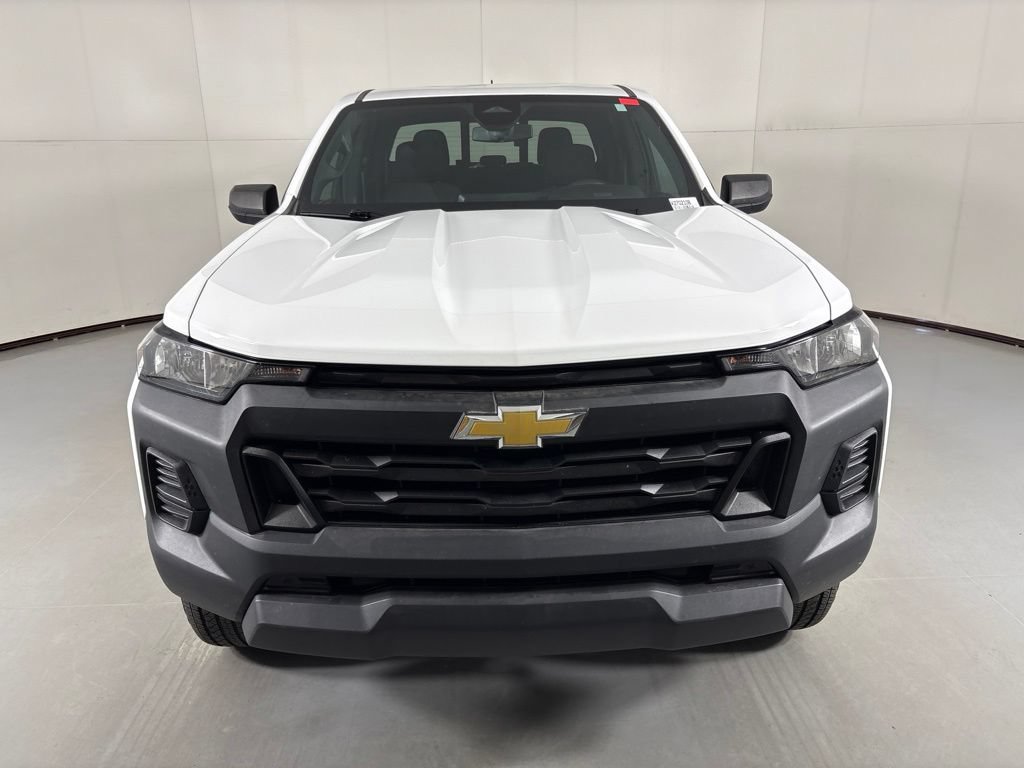 Used 2024 Chevrolet Colorado W/T w/ WT Convenience Package II RWD image 3