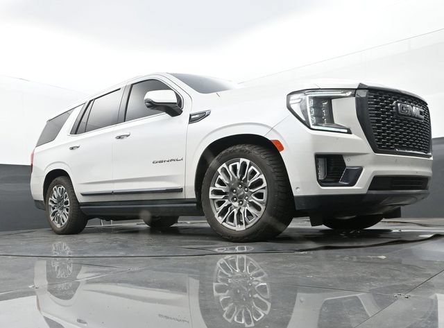 Used 2023 GMC Yukon Denali Ultimate AWD/4WD image 9