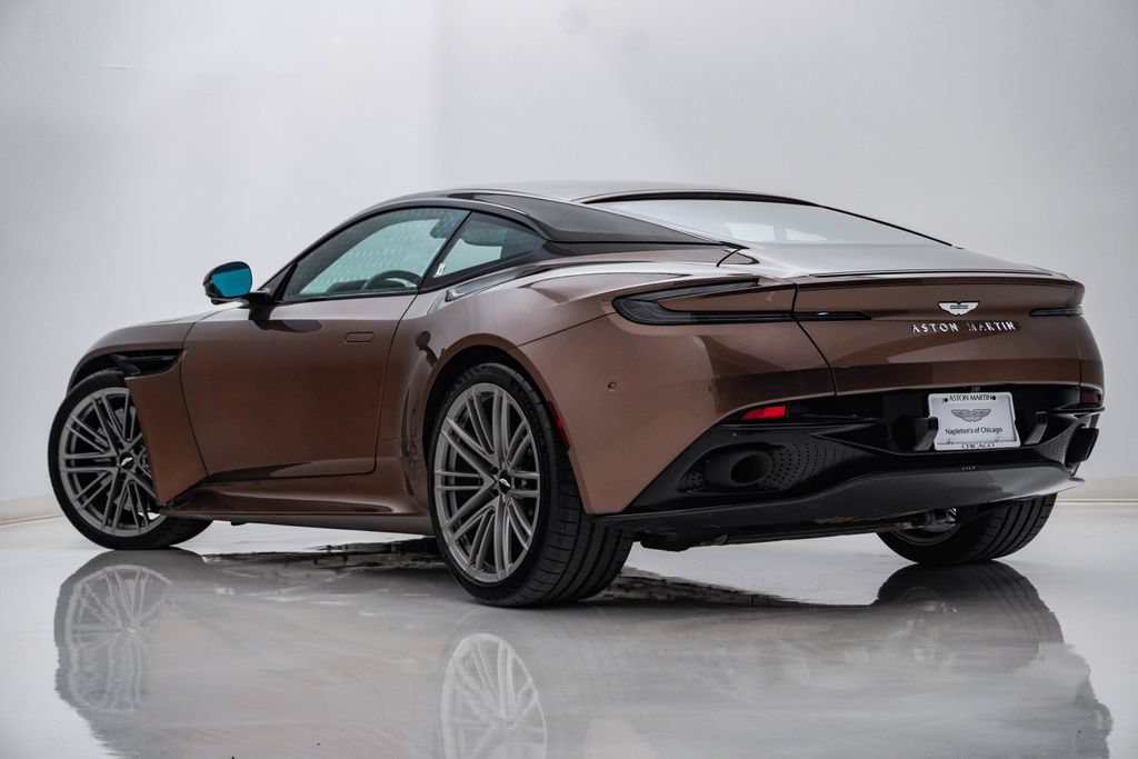 Used 2024 Aston Martin DB12 Coupe RWD image 8