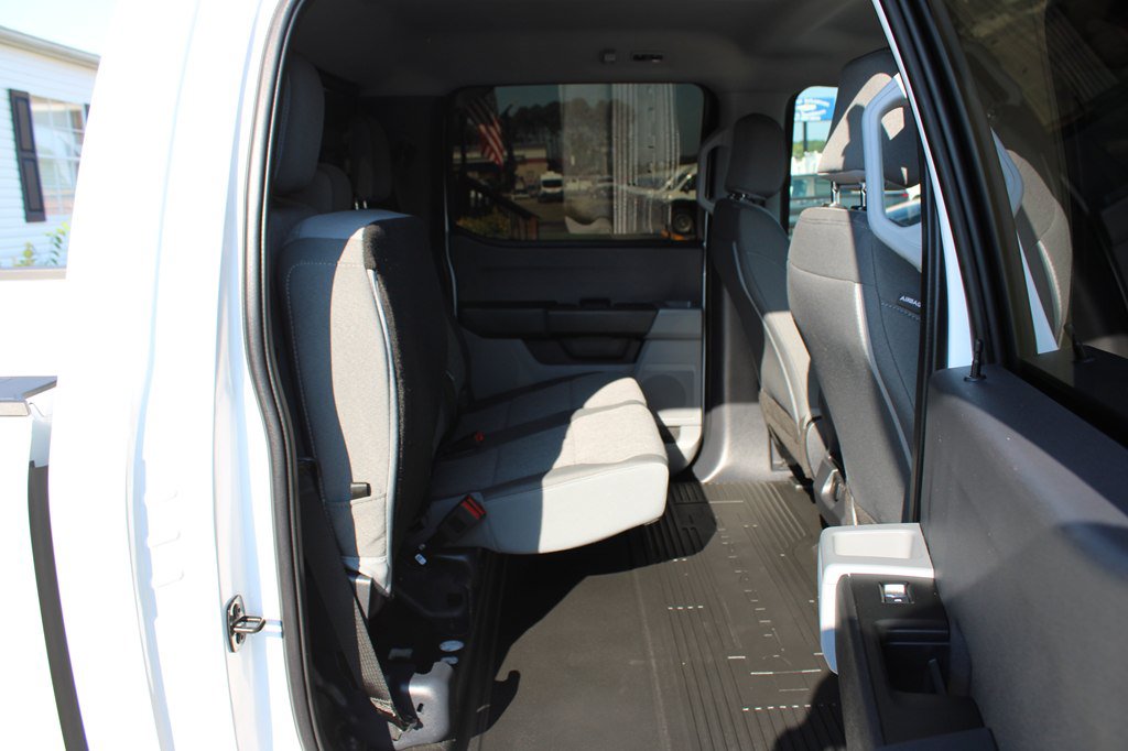 Used 2024 Ford F350 XL w/ 360-Degree Camera Package RWD image 18