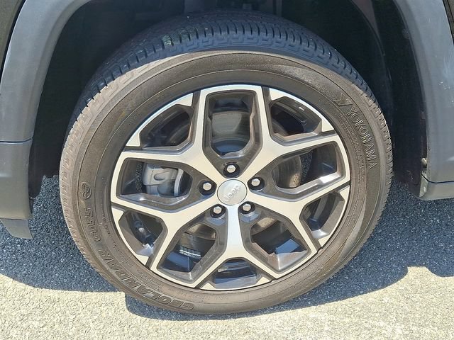 Used 2024 Jeep Compass Latitude AWD/4WD image 8